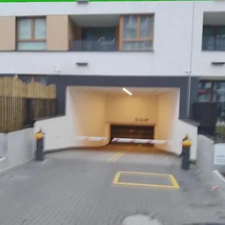 Airport 3rooms New 아파트